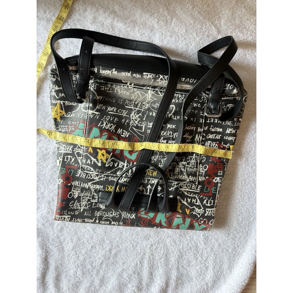 DKNY Graffiti Logo Print Backpack Black White Zip - Picture 3 of 13